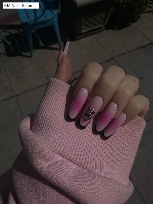 EM Nails Salon