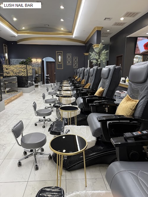 LUSH NAIL BAR